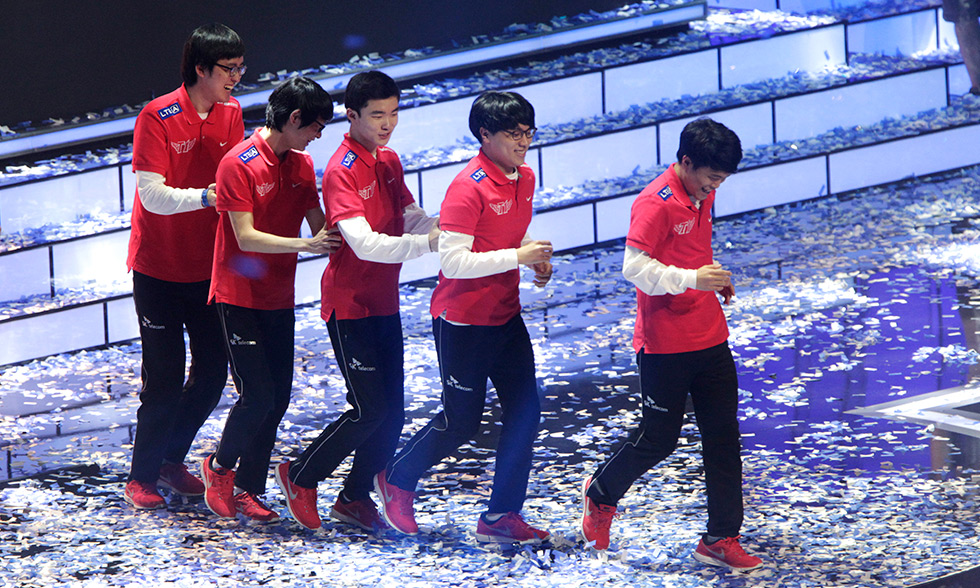 TES击败IG，Rookie退役之战引热议，IG世界赛前景不明